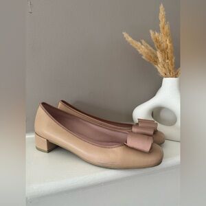 Pretty Ballerinas Cream & Khaki Ladies Ballet Flats with Bows Size 37 EU